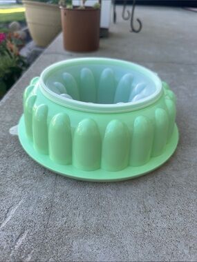 Tupperware Jello Mold